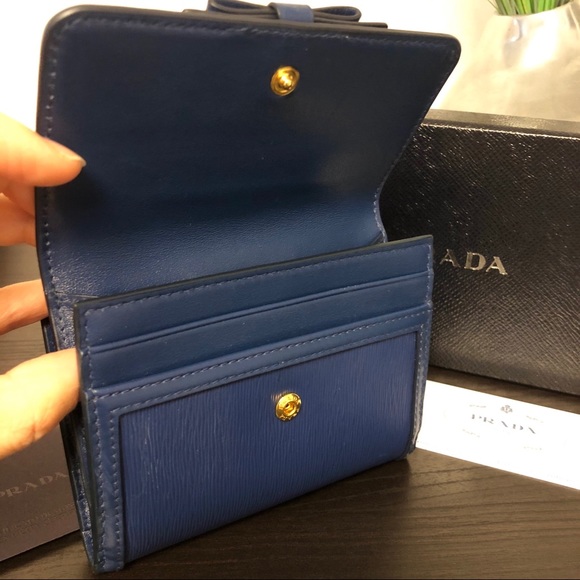 ⛔️SOLD⛔️ Prada Leather Wallet - Picture 6 of 8